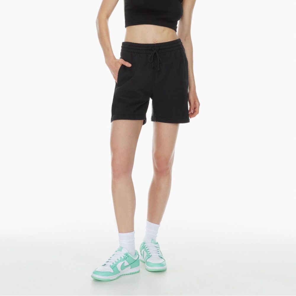 TNA Cozy Fleece Boyfriend 5” Sweatshorts Black